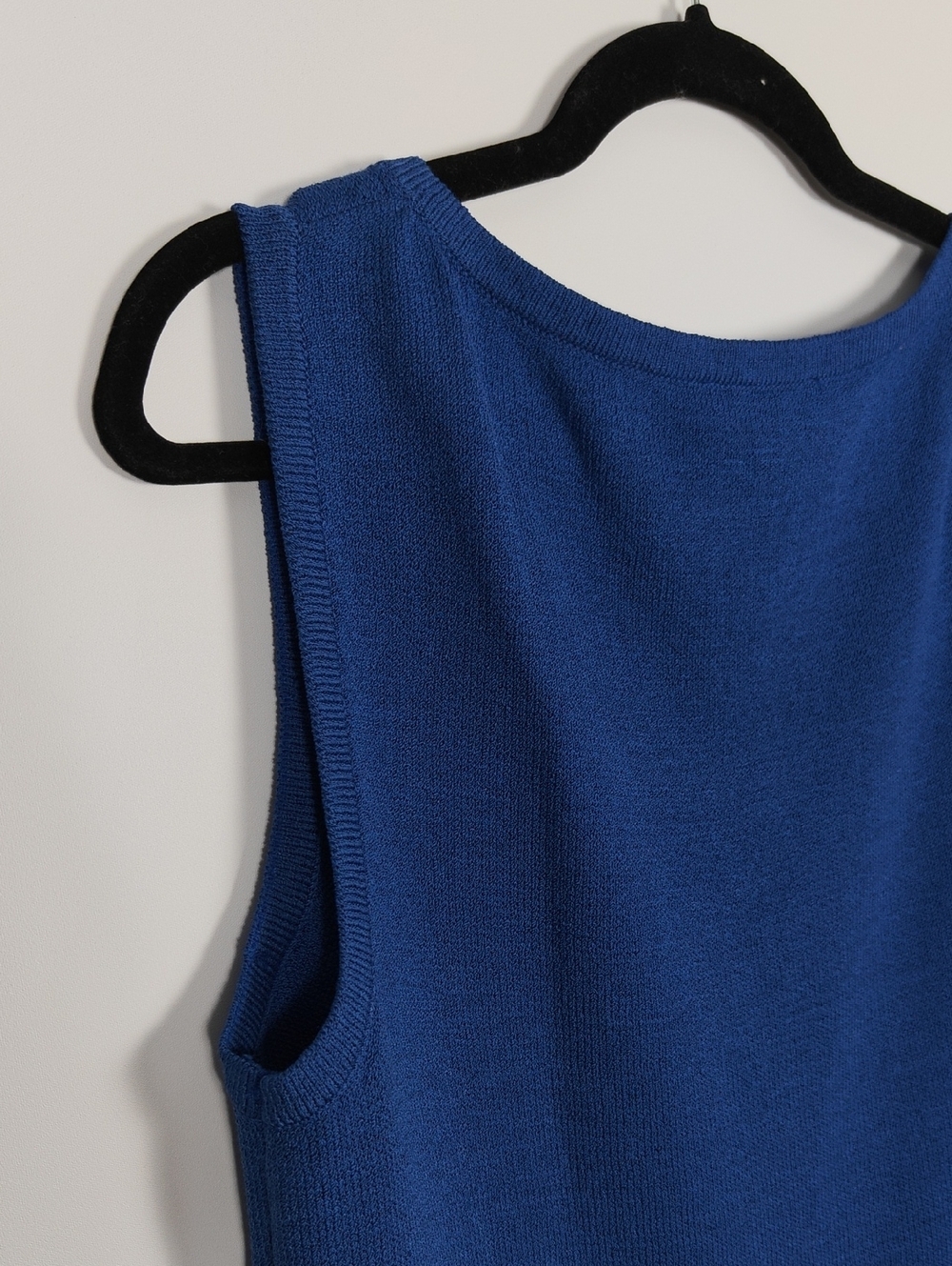 ST. JOHN Sport Vintage Santana Knit Scoop Neck Cobalt Blue Shell Tank Top Size L - Picture 16 of 16